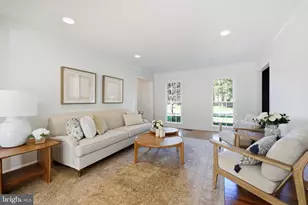 8461 Holly Leaf Dr, McLean, VA 22102 - Photo 3