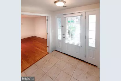9657 Cedar Farm Circle, Fairfax, VA 22031 - Photo 7