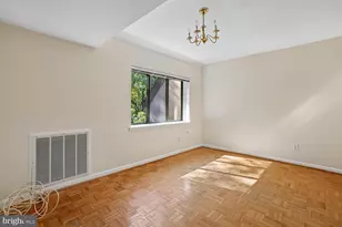 1671 Parkcrest Cir, Reston, VA 20190 - Photo 7
