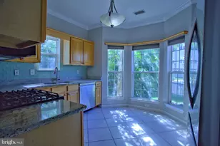 4139 Fountainside Ln, Fairfax, VA 22030 - Photo 7