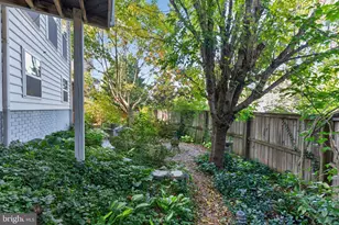 7202 Gray Heights Ct, Alexandria, VA 22315 - Photo 9