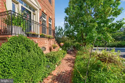 7202 Gray Heights Court, Alexandria, VA 22315 - Photo 5