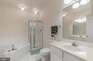11431 Log Ridge Dr, Fairfax, VA 22030 - Photo 7