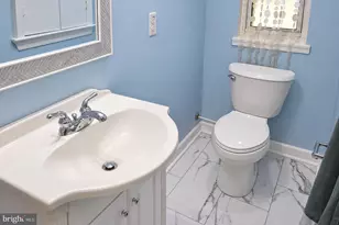 8531 W Oak Pl, Vienna, VA 22182 - Photo 23