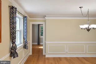 8531 W Oak Pl, Vienna, VA 22182 - Photo 13