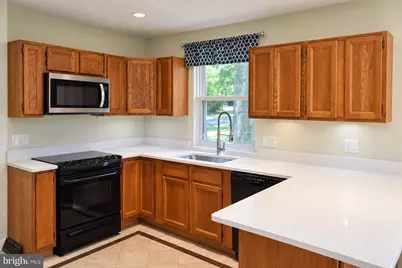 8531 W Oak Place, Vienna, VA 22182 - Photo 5