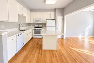 2581 Sutters Mill Dr, Herndon, VA 20171 - Photo 1