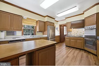 9187 Old Dominion Drive, McLean, VA 22102 - Photo 11