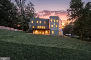 3525 Glenbrook Rd, Fairfax, VA 22031 - Photo 3