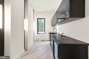 3525 Glenbrook Rd, Fairfax, VA 22031 - Photo 13