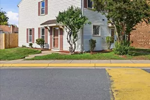 13831 Claret Ct, Chantilly, VA 20151 - Photo 3