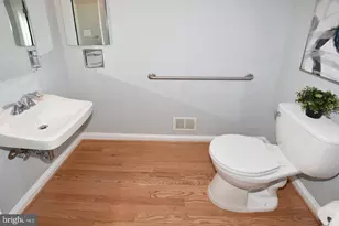 6286 Dunaway Ct, McLean, VA 22101 - Photo 11