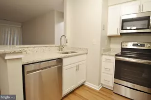 6920 Mary Caroline Cir, Alexandria, VA 22310 - Photo 3