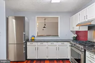 9925 Oakton Terrace Rd, Oakton, VA 22124 - Photo 11