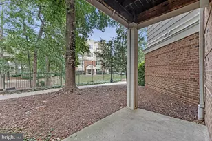 2204 Westcourt Ln, Herndon, VA 20170 - Photo 23