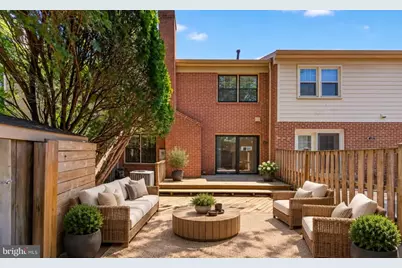 4867 Carriagepark Road, Fairfax, VA 22032 - Photo 5