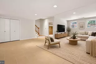 4867 Carriagepark Rd, Fairfax, VA 22032 - Photo 7