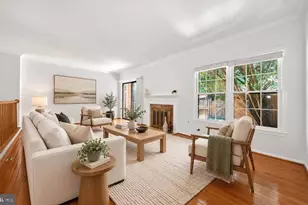 4867 Carriagepark Rd, Fairfax, VA 22032 - Photo 3