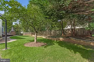 603 Carters Glen Ct SW, Vienna, VA 22180 - Photo 3