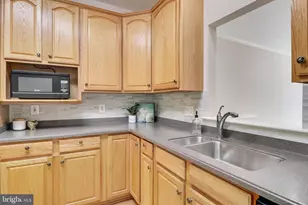 4037 Fairfax Center Hunt Trl Trail, Fairfax, VA 22030 - Photo 19