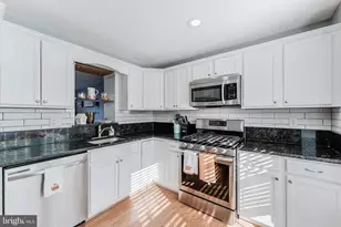 14459 Salisbury Plain Ct, Centreville, VA 20120 - Photo 7
