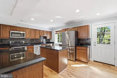 2902 Jermantown Road #27, Oakton, VA 22124 - Photo 7
