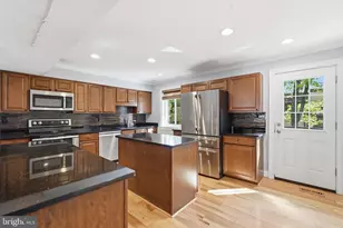 2902 Jermantown Rd, Oakton, VA 22124 - Photo 7