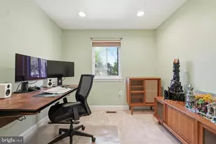 2902 Jermantown Rd, Oakton, VA 22124 - Photo 17