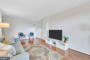 2300 Pimmit Dr, Falls Church, VA 22043 - Photo 5