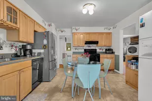 8004 Lynnfield Dr, Alexandria, VA 22306 - Photo 15