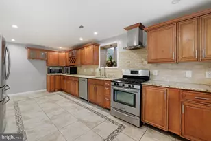 6421 Woodville Dr, Falls Church, VA 22044 - Photo 13