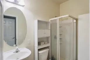 4665 Carisbrooke Ln, Fairfax, VA 22030 - Photo 13