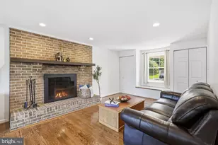 6816 Rock Creek Ct, Alexandria, VA 22306 - Photo 9