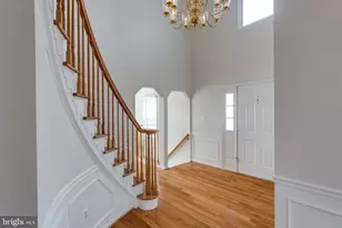 7365 Mallory Cir, Alexandria, VA 22315 - Photo 9