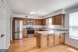 7365 Mallory Cir, Alexandria, VA 22315 - Photo 23
