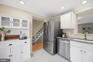 5905 Grisby House Ct, Centreville, VA 20120 - Photo 7