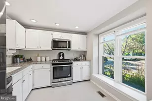 5905 Grisby House Ct, Centreville, VA 20120 - Photo 9