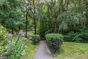 11725 Summerchase Cir, Reston, VA 20194 - Photo 31