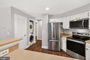 5608 Willoughby Newton Dr, Centreville, VA 20120 - Photo 5
