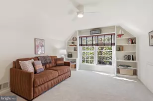 11800 Briar Mill Ln, Reston, VA 20194 - Photo 29