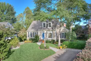 11800 Briar Mill Ln, Reston, VA 20194 - Photo 3