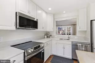 11800 Briar Mill Ln, Reston, VA 20194 - Photo 11