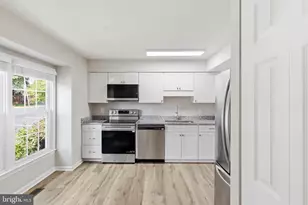 10272 Colony Park Dr, Fairfax, VA 22032 - Photo 15