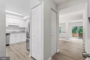10272 Colony Park Dr, Fairfax, VA 22032 - Photo 5