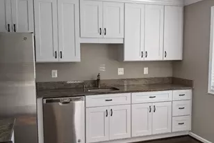 5821 Jacksons Oak Ct, Burke, VA 22015 - Photo 3