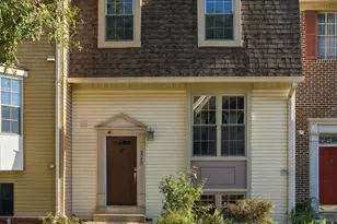 5749 Burke Towne Ct, Burke, VA 22015 - Photo 3