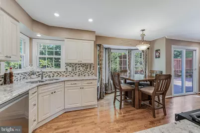 3198 Kinross Circle, Herndon, VA 20171 - Photo 7