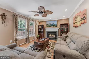 3198 Kinross Cir, Herndon, VA 20171 - Photo 13