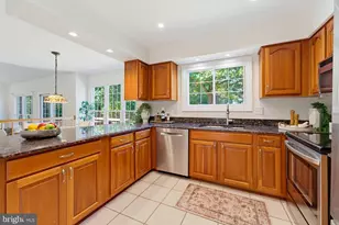 701 Tamani Dr, Herndon, VA 20170 - Photo 15