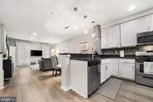 8850 Ashgrove House Ln, Vienna, VA 22182 - Photo 9